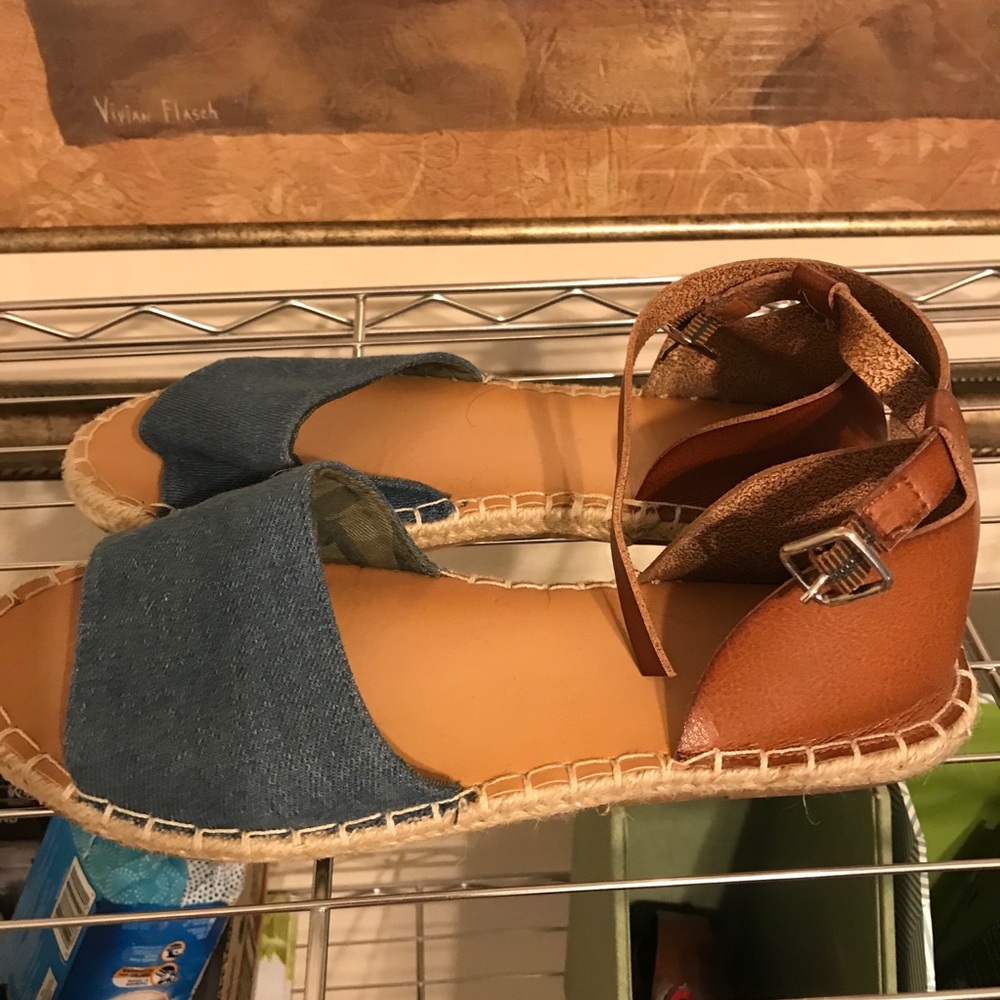 Old Navy sandals